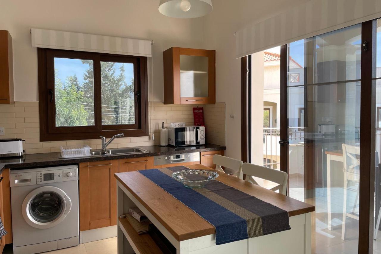 Eleona'S Royal Gardens By Yiota - Luxury 2 Bed Apartment In Exclusive Complex Peyia Exterior photo